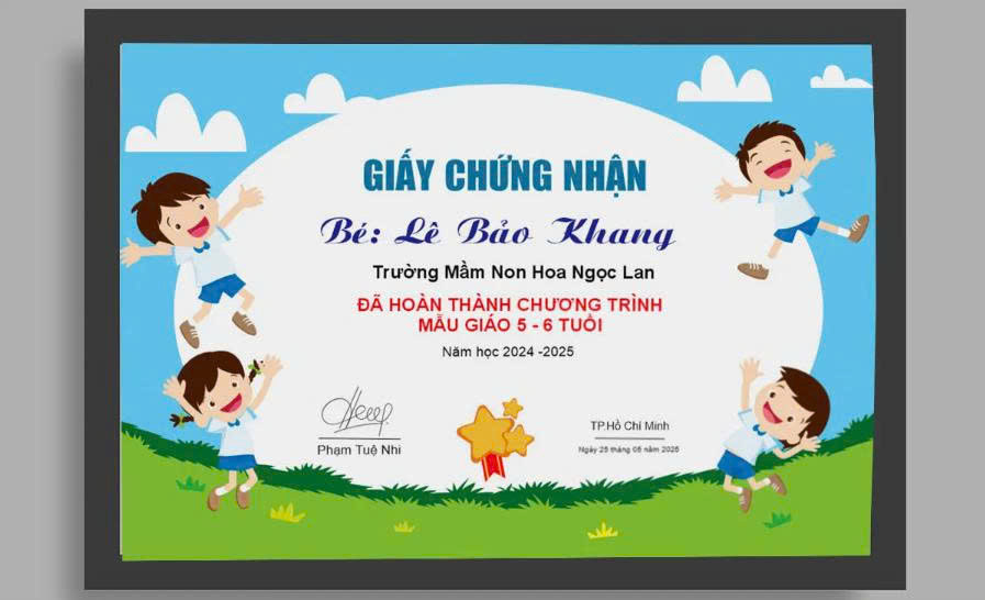 Vector Mẫu Giấy Chứng Nhận Hoàn Thành Mầm Non